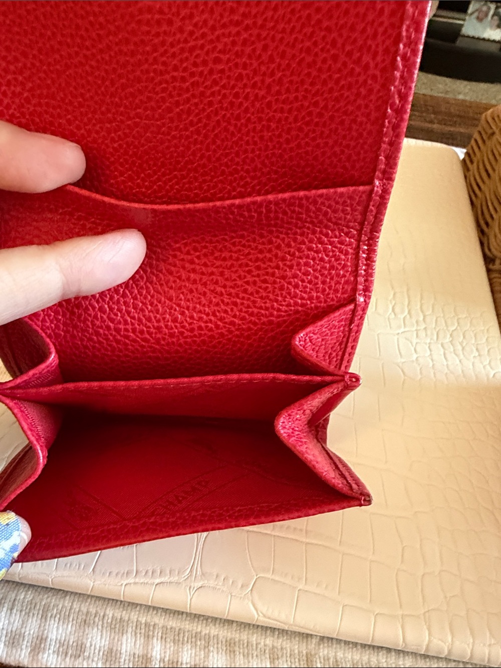 Longchamp Le Foulonné Red Pebbled Leather Card Case - Picture 3 of 6